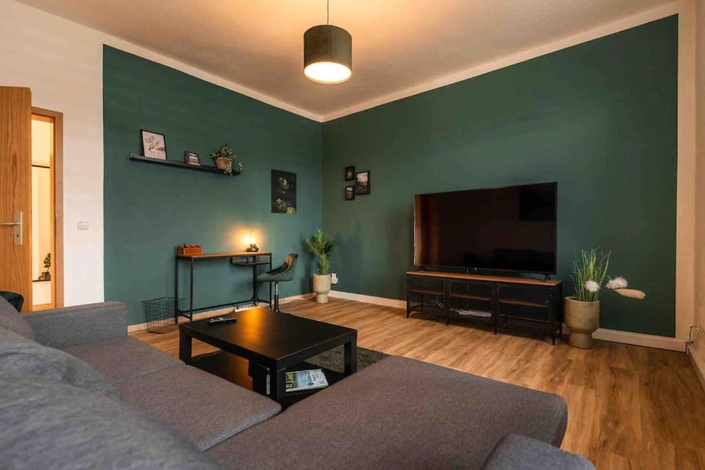 Ferienwohnung Bali Style Mit High Speed Wlan Und Gratis Parkplatz Gera Eksteriør billede